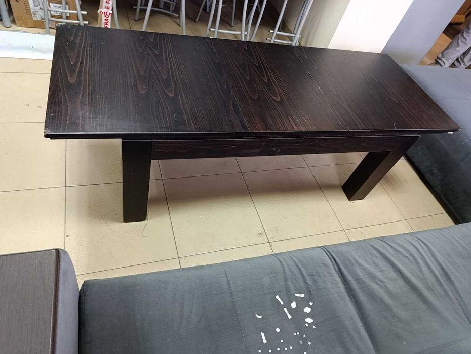 Продавам ъглов диван и разтегателна холна маса