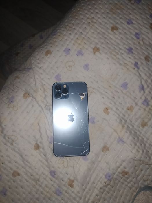 iPhone 12 pro в хорошем сост