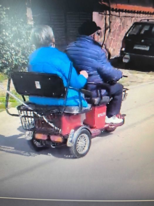 Електрическа триколка  1400W и гастрономи от  поликарбонат