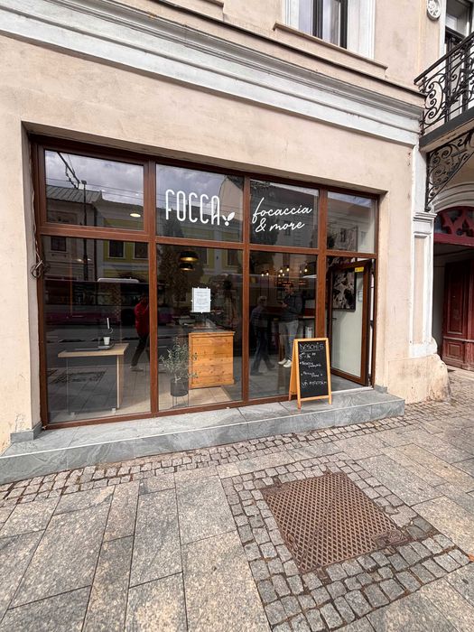 Afacere la cheie, 70 mp, zona ultracentrala, langa statia de bus