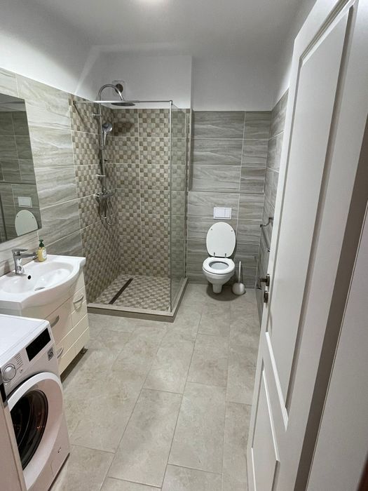 Închiriez ap 2 camere, str Abatorului, preț 430 eur