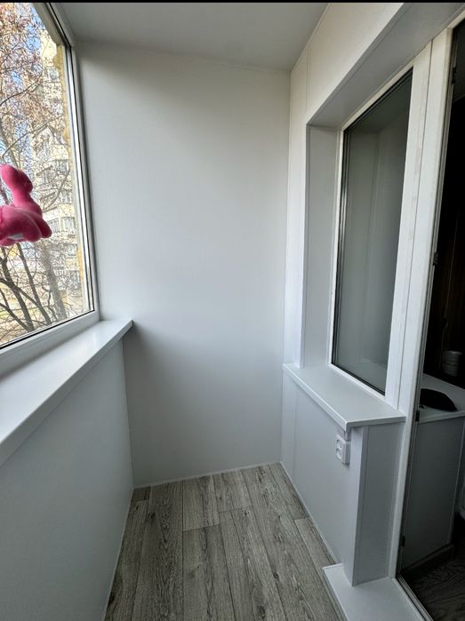 Остекление лоджии под ключ