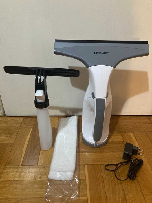 Акомулаторен уред за почистване на прозорци