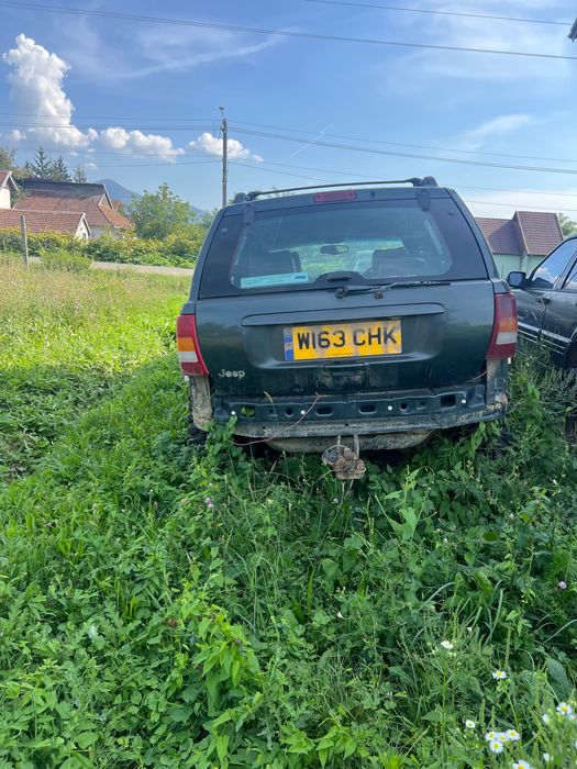 Vând jeep grand cherocke