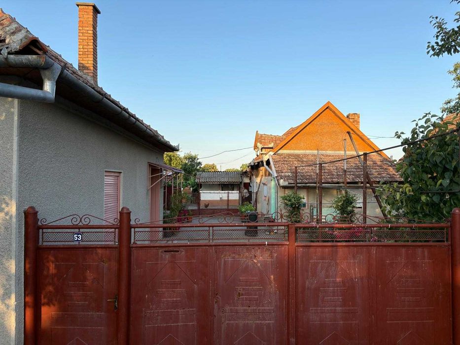 Casă de vânzare în Semlac - Preț avantajos
