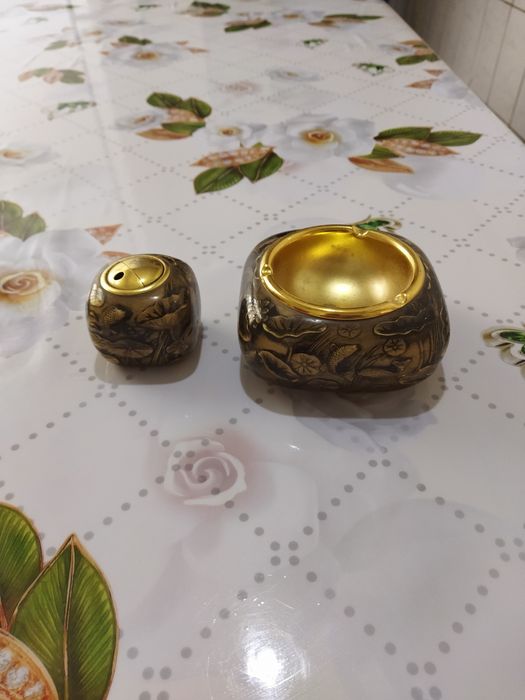 Пепельница и зажигалка