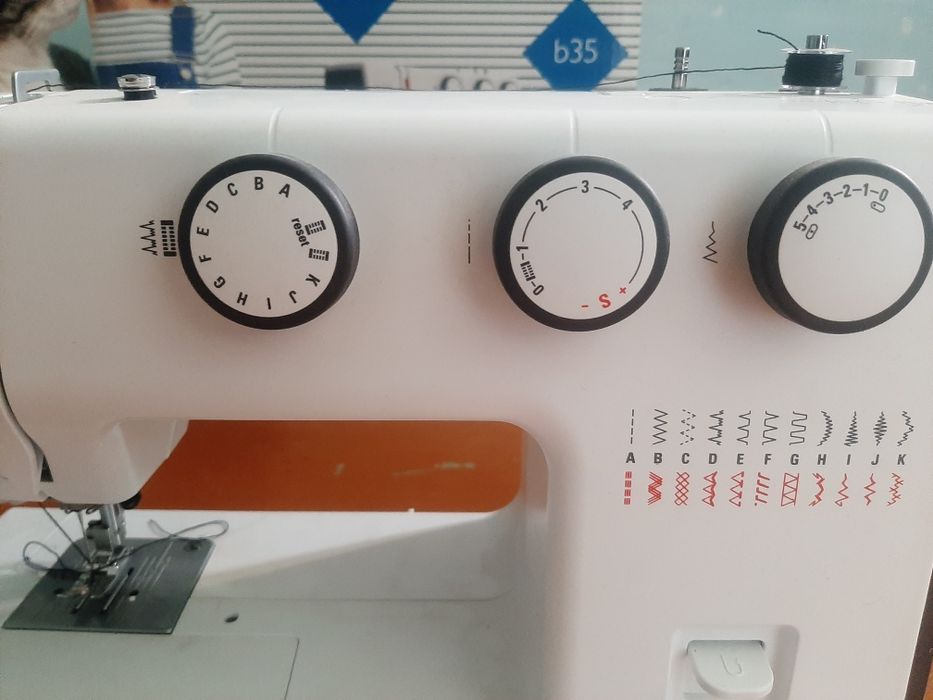 Продается швейная машина Bernette B35 , 23 швейные операции