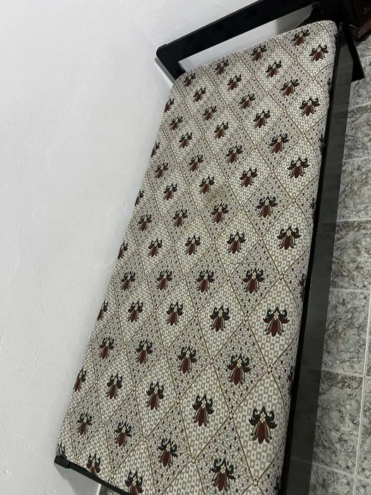 единично легло масив