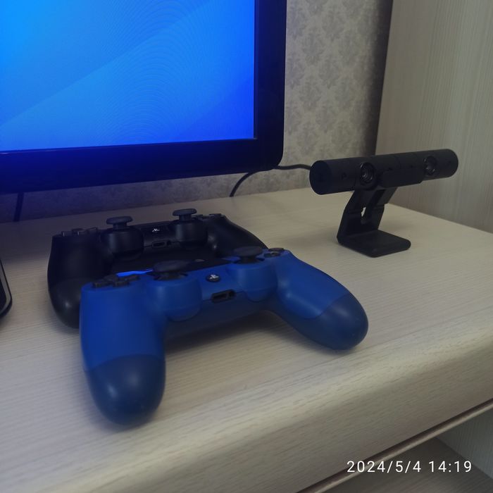 PS4 Pro 1 TB + Sony VR + Aim Controller