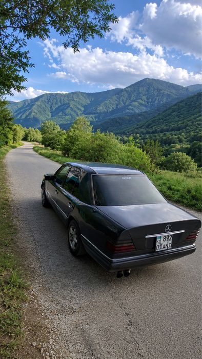 W124 Mercedes Benz 2.8 л