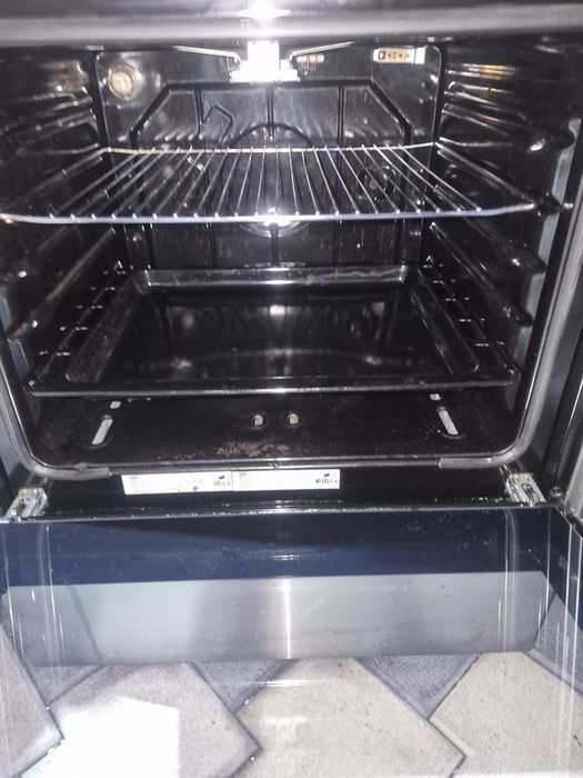 Vând Aragaz BEKO inox