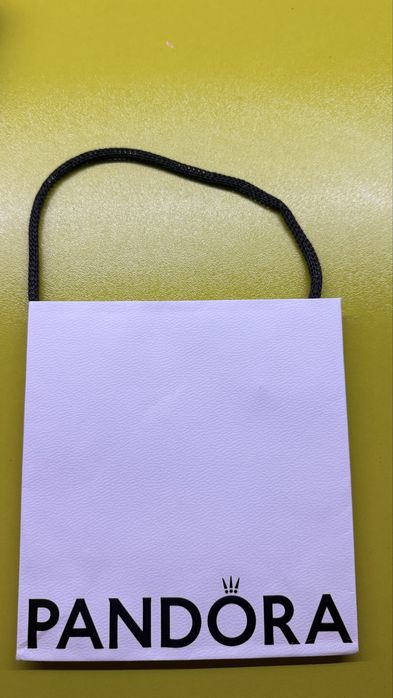Оригинална гривна на Pandora