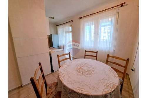 Продава се Тристаен апартамент в Варна, Левски - 94 кв.м за 2022 €/кв.м - Снимка #2