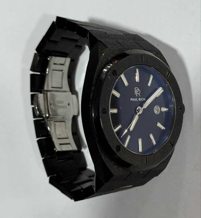 Продавам часовник Paul Rich 65888