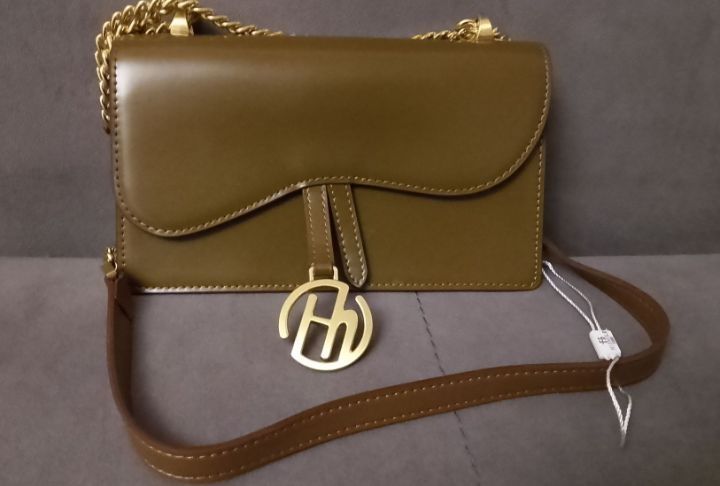 Малка дамска чанта от естествена кожа