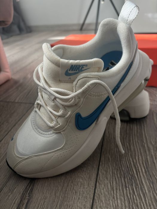 Дамски маратонки Nike