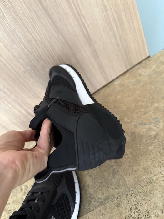 Нови маратонки ea7 38