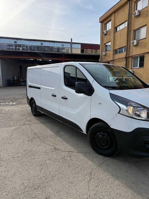RENAULT Trafic 2016 — imagine 2