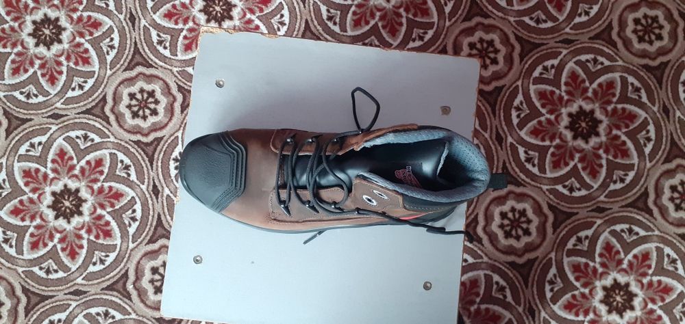 Спец.ботинка новый