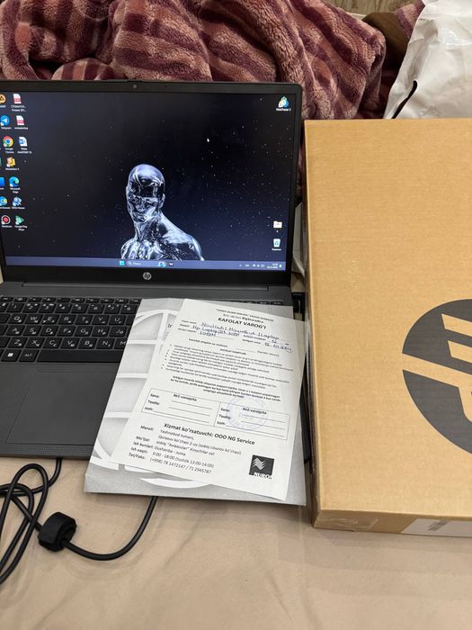 Hp laptop      Noutbook yangi