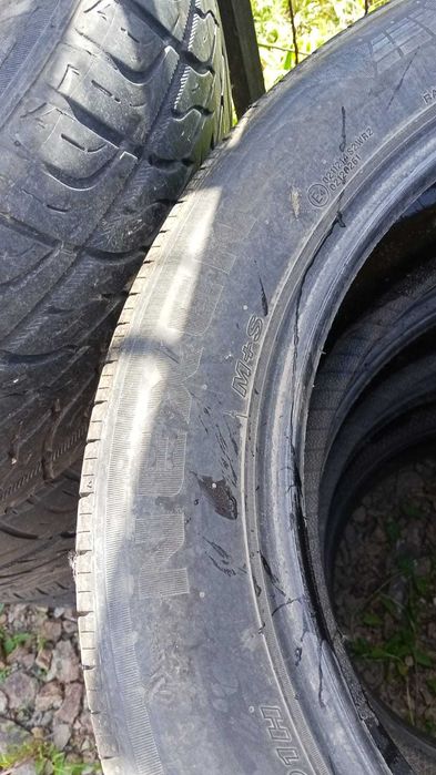 Продам шины 235/55R19