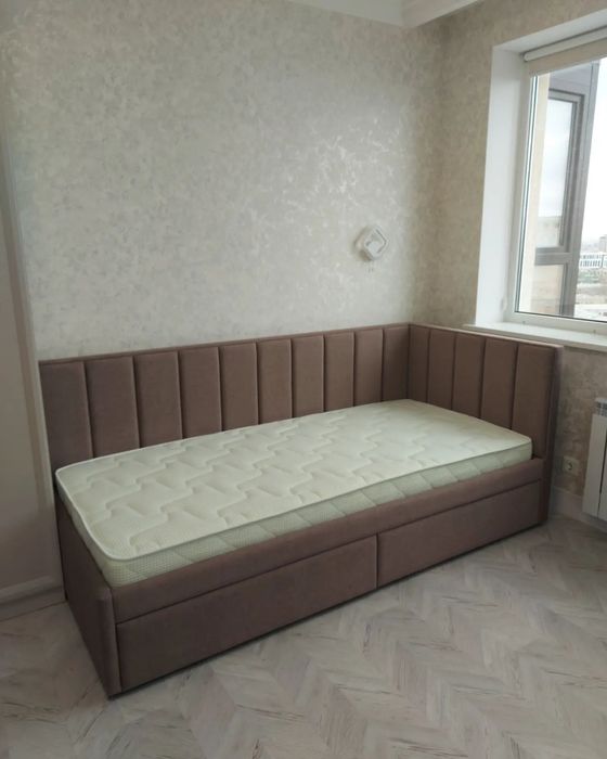 Детская мягкая кровать Келли  в наличии с матрасом