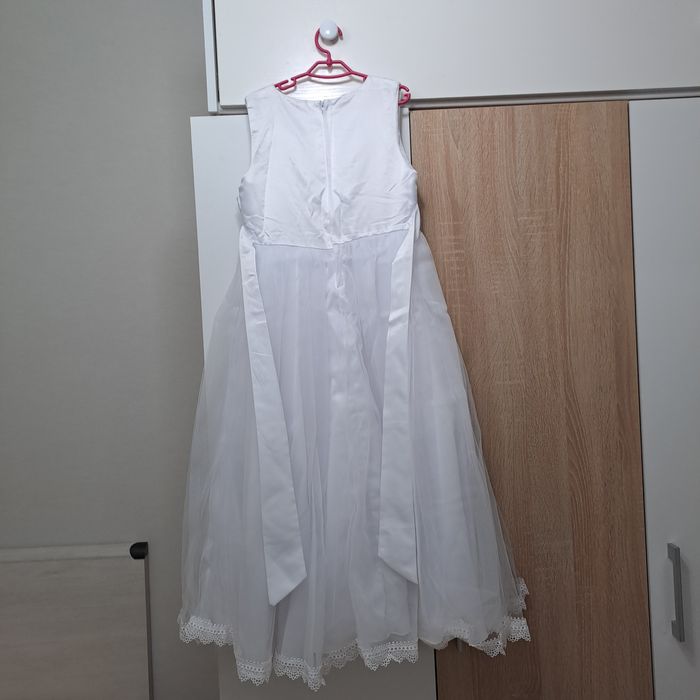 Продам платье белое