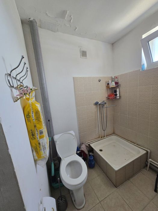 SROCHNA SOTILADI parkent tumani asosiy yo'lni tagida moshinaga abmen..