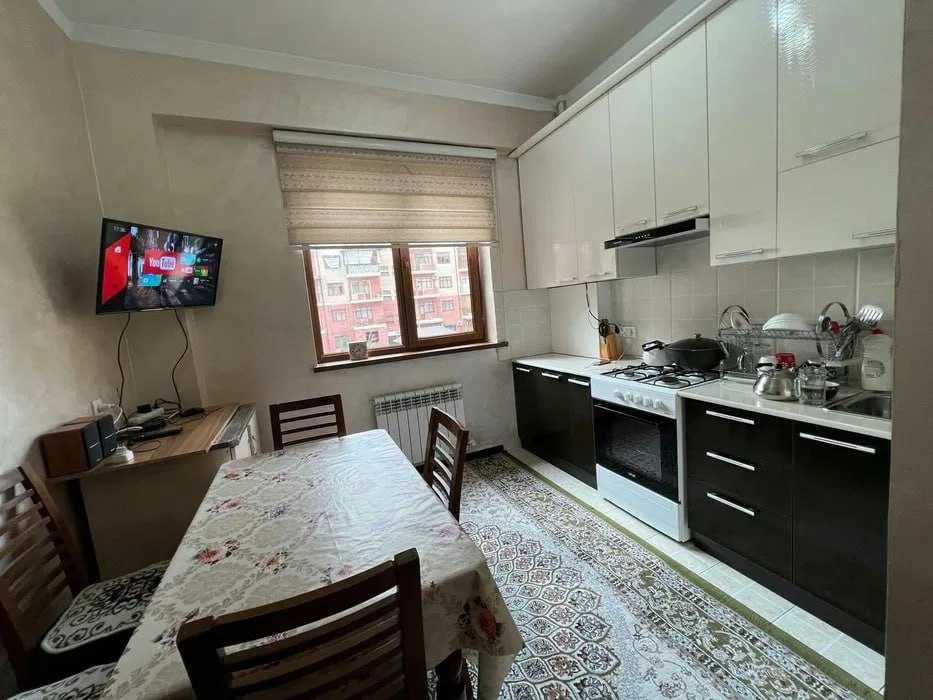 Golden House , 2/2/7, 62м2 Ориентир: Ул. Махтумкули  СРОЧНО !!