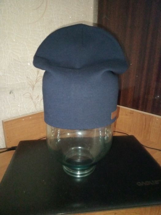 Распродажа шапок детских и взрослых