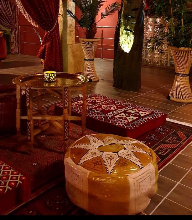 Pufuri/tabureti din piele naturală,  măsuțe rotunde in stil turcesc