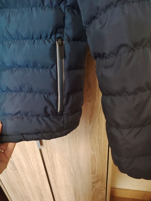 Geaca toamna -iarna baietei utilizată dar in stare buna fara defecte..