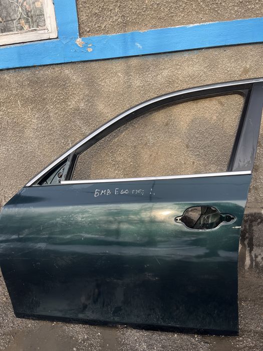 Передняя левая дверь на BMW e60 американец