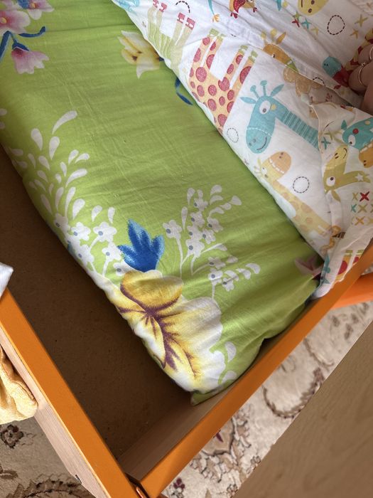 Детская кровать с матрасами