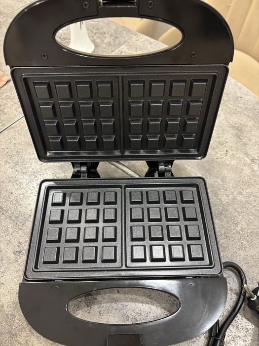 Вафельница электрическая SOKANY