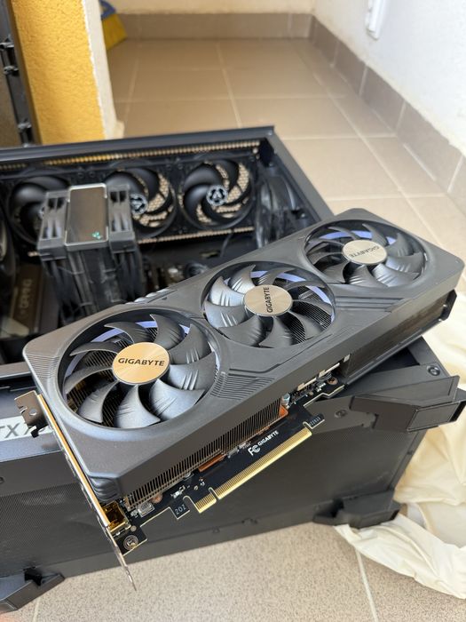 Vand / schimb RTX 4070 gigabyte gaming OC