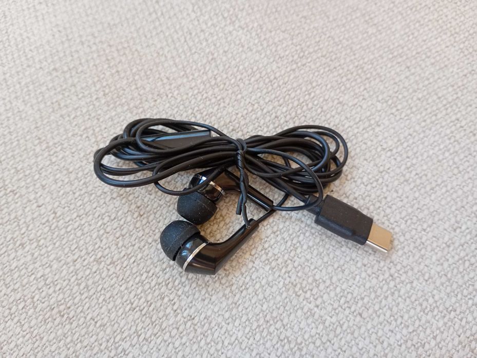 Подарявам слушалки тапи / хендсфри / handsfree за телефон с USB-C