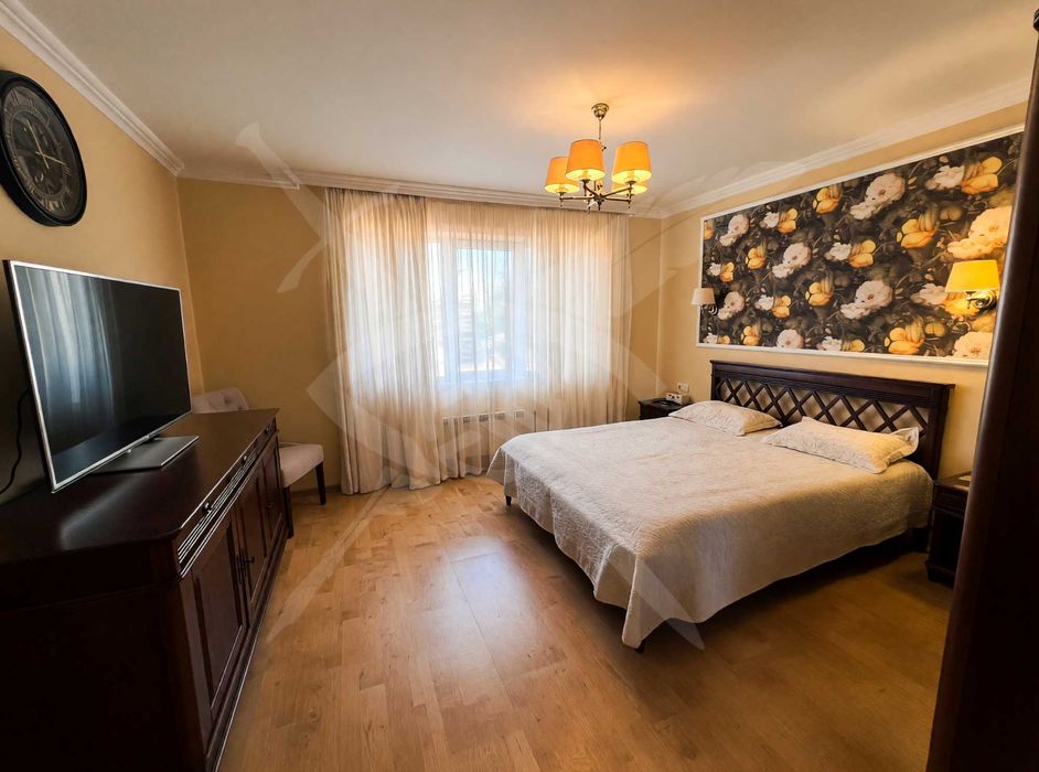 Продава се Многостаен апартамент в Несебър - 163 кв.м за 2025 €/кв.м - Снимка #4