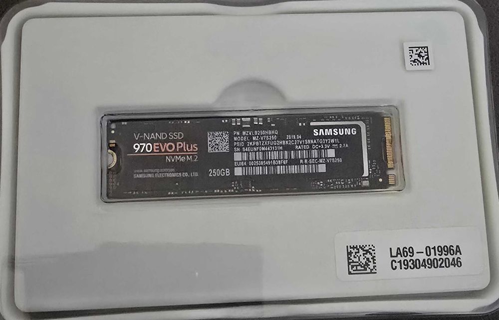 Продавам дисk  NVME M2 Samsung 250 GB