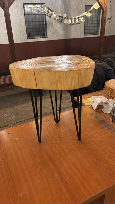 Masuta cafea cu 3 picioare