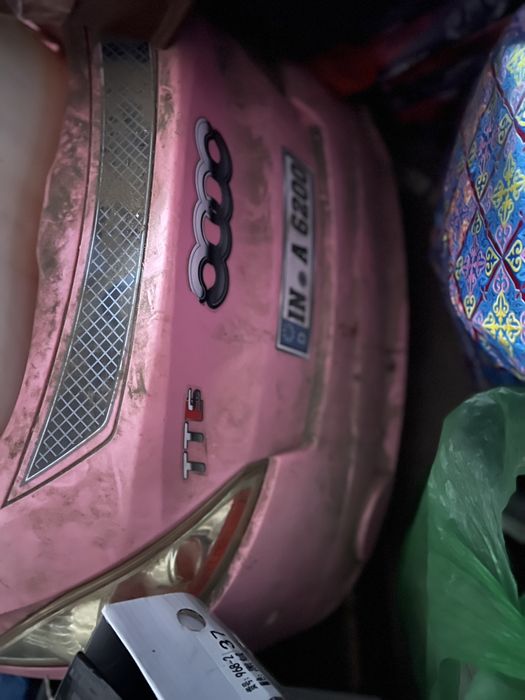 Продам детскую машину.