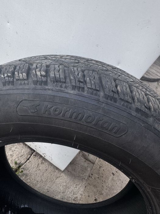 Продавам зимни гуми кормуран  205/65/16
