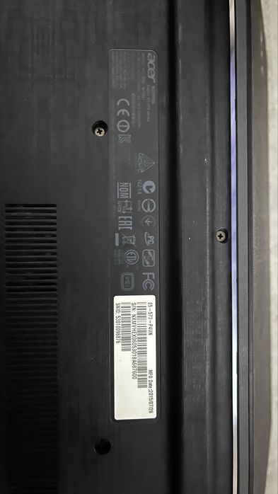 Acer Aspire E 15 E5-573-P4UN Лаптоп,ТОП състояние