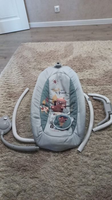 Продам шезлонг для новорожденных