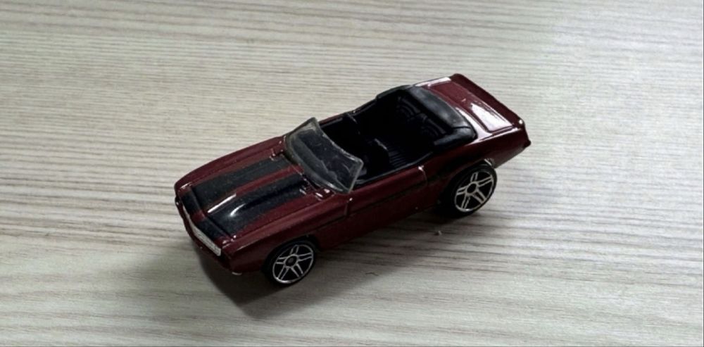 Machete auto metalice Johnny Lighting scara 1/72