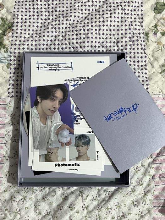 Продам альбом enhypen