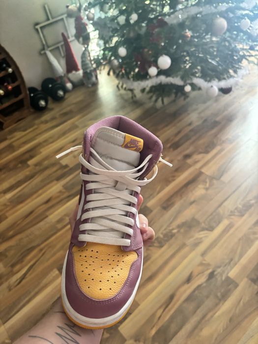 Air Jordan 1 Brotherhood