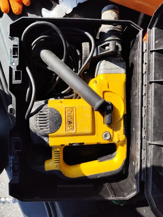 Перфоратор SDS MAX Dewalt D25600K