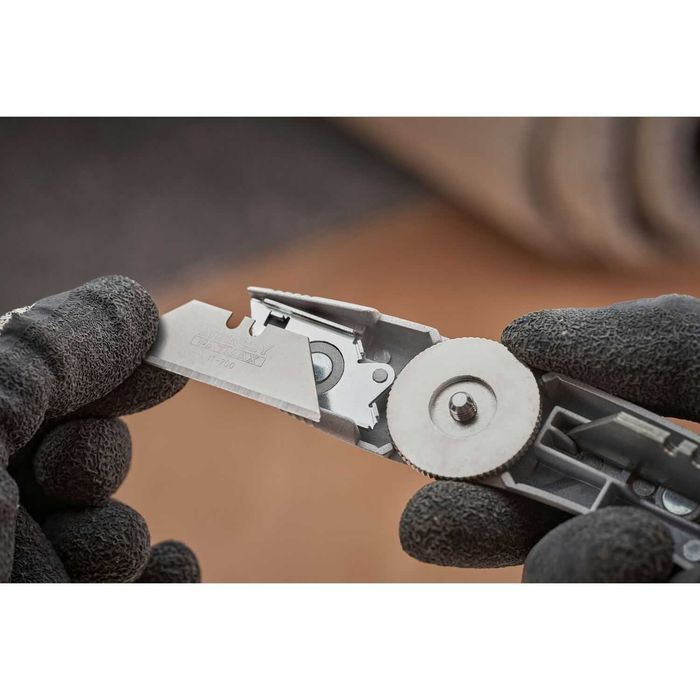 Макетен нож с трапецовидно острие STANLEY FATMAX FMHT10501-0