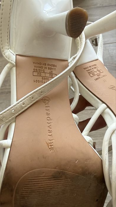 Босоножки stradivarius